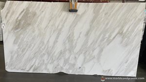 Calacatta Luccicoso Slabs image