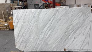 Calacatta Cremo Slabs image