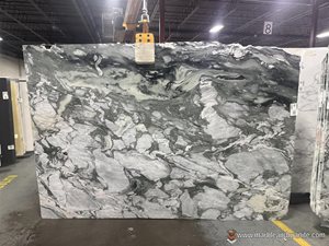 Calacatta Verde Slabs image