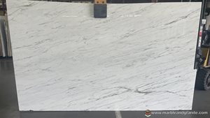 Calacatta Caldia Slabs image